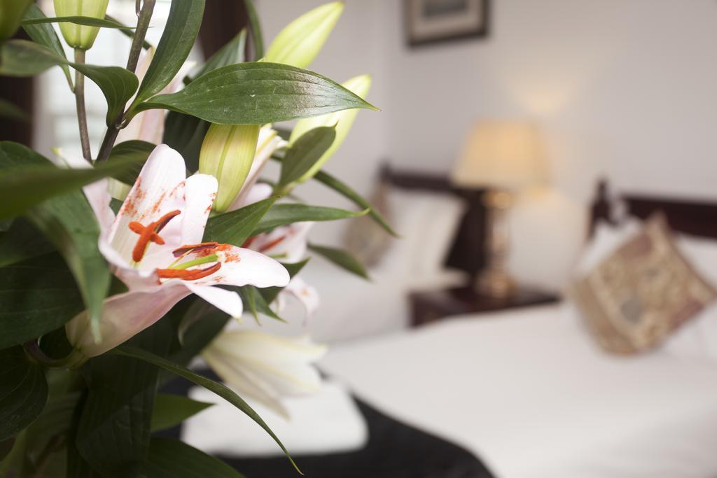 The Five Bells Hotel Deal Room photo