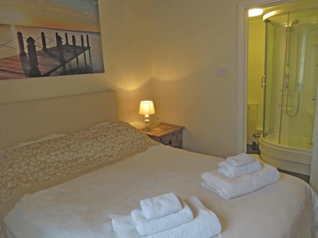 The Five Bells Hotel Deal Exterior photo